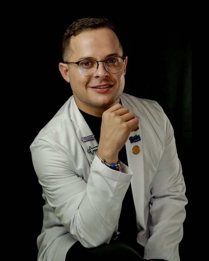Dr. Juan Leal · Mejor médico de armonización facial y medicina estética integral en Medellín